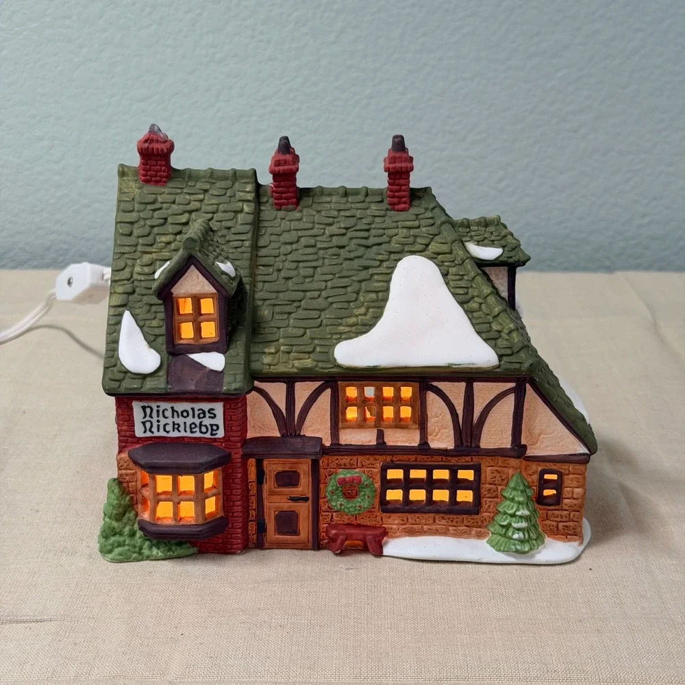 Vintage Lighted Christmas Village Cottage Nicholas Nickleby House w Box & Cord